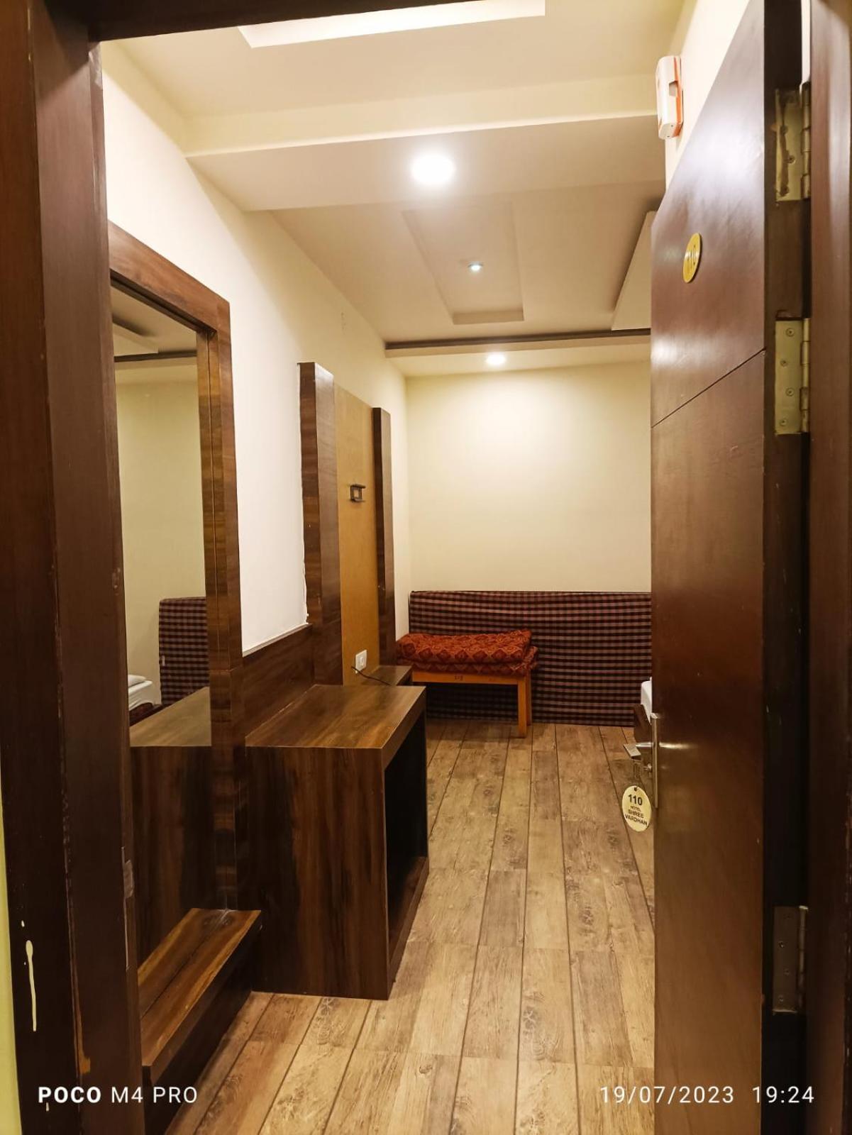 Hotel Shri Vardhan Ujjain Exterior photo